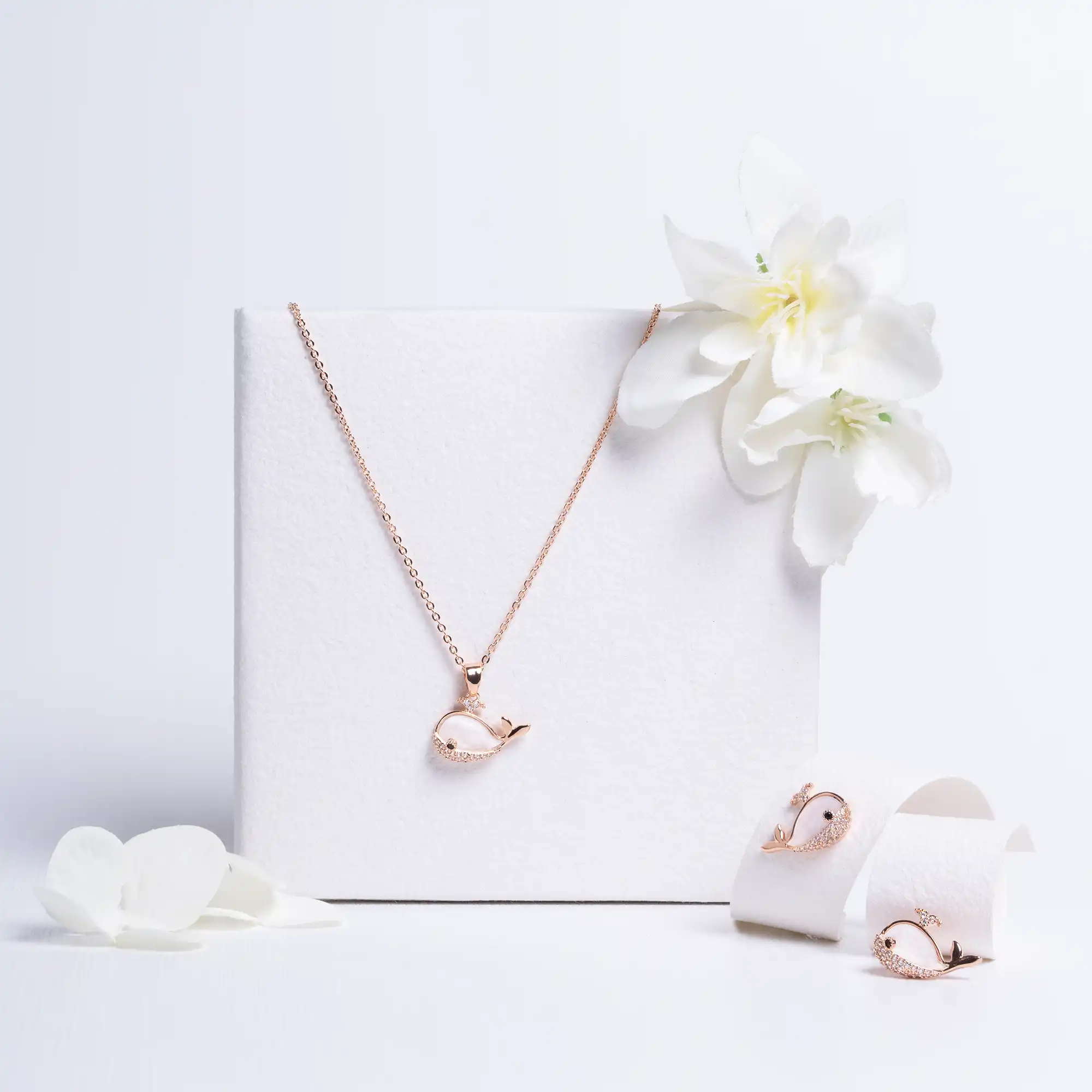 Rose Gold-Plated Whale Motif Pendant and Earring Set with Chain