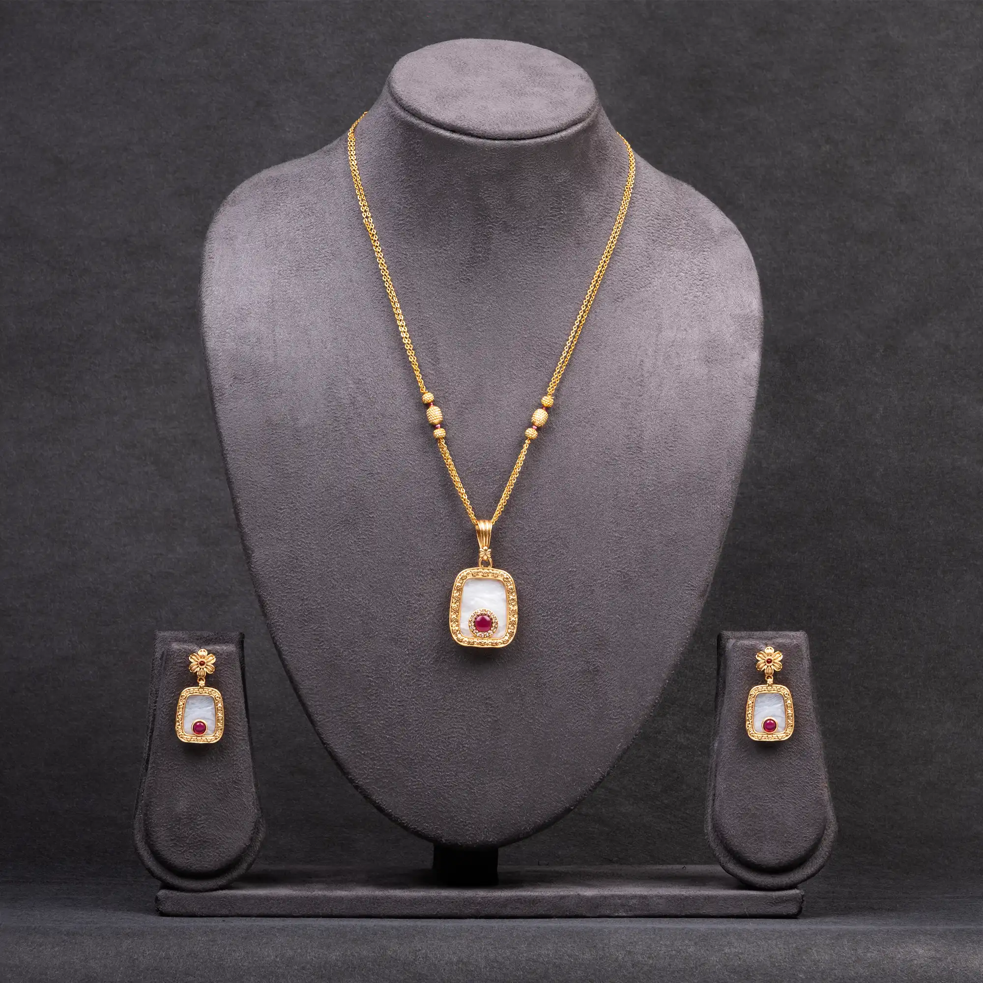 Pink Stone and Mother Pearl Pendant Set with Chain