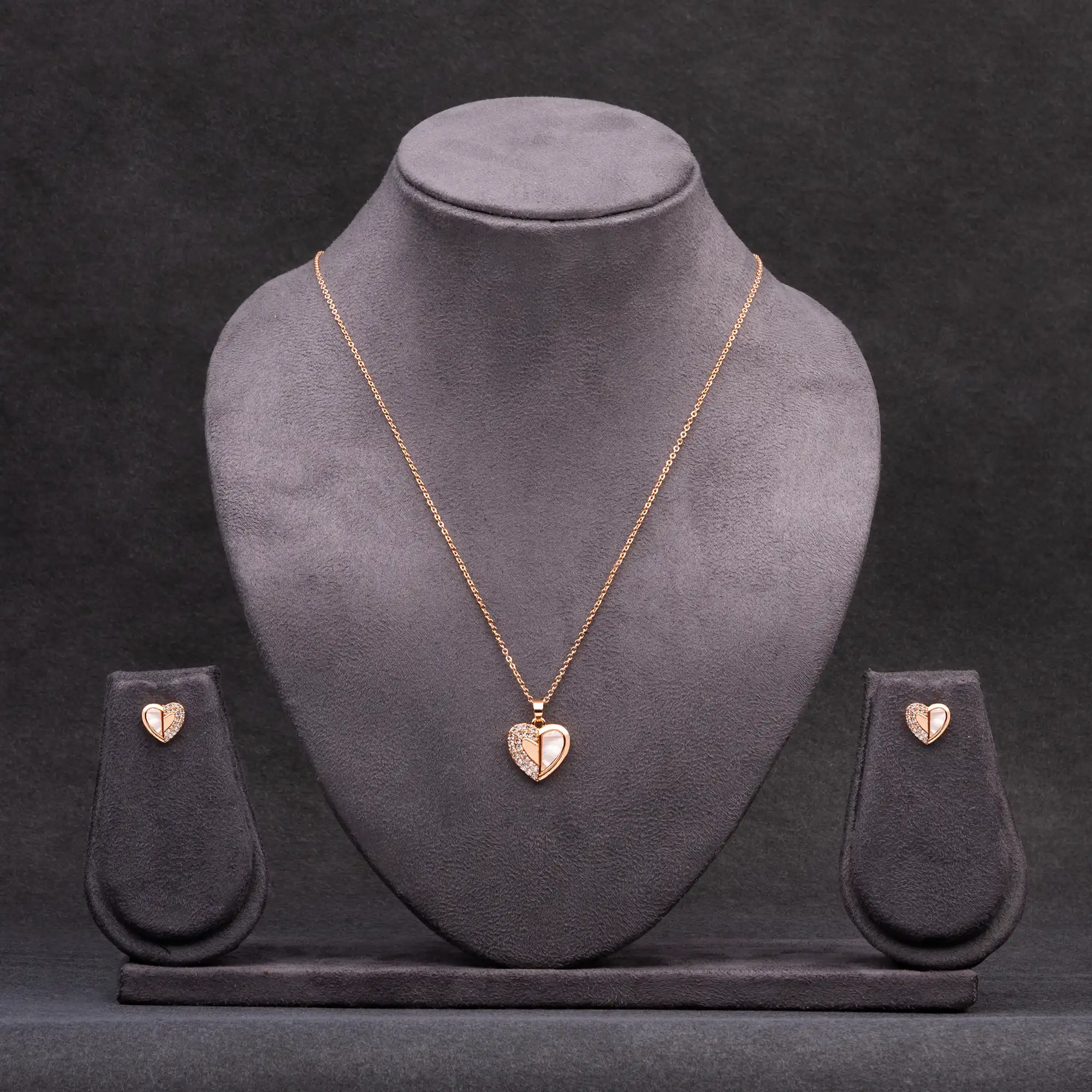Rose Gold-Plated Heart-Shaped American Diamond and Mother Pearl Light Weight Pendant Set with Chain
