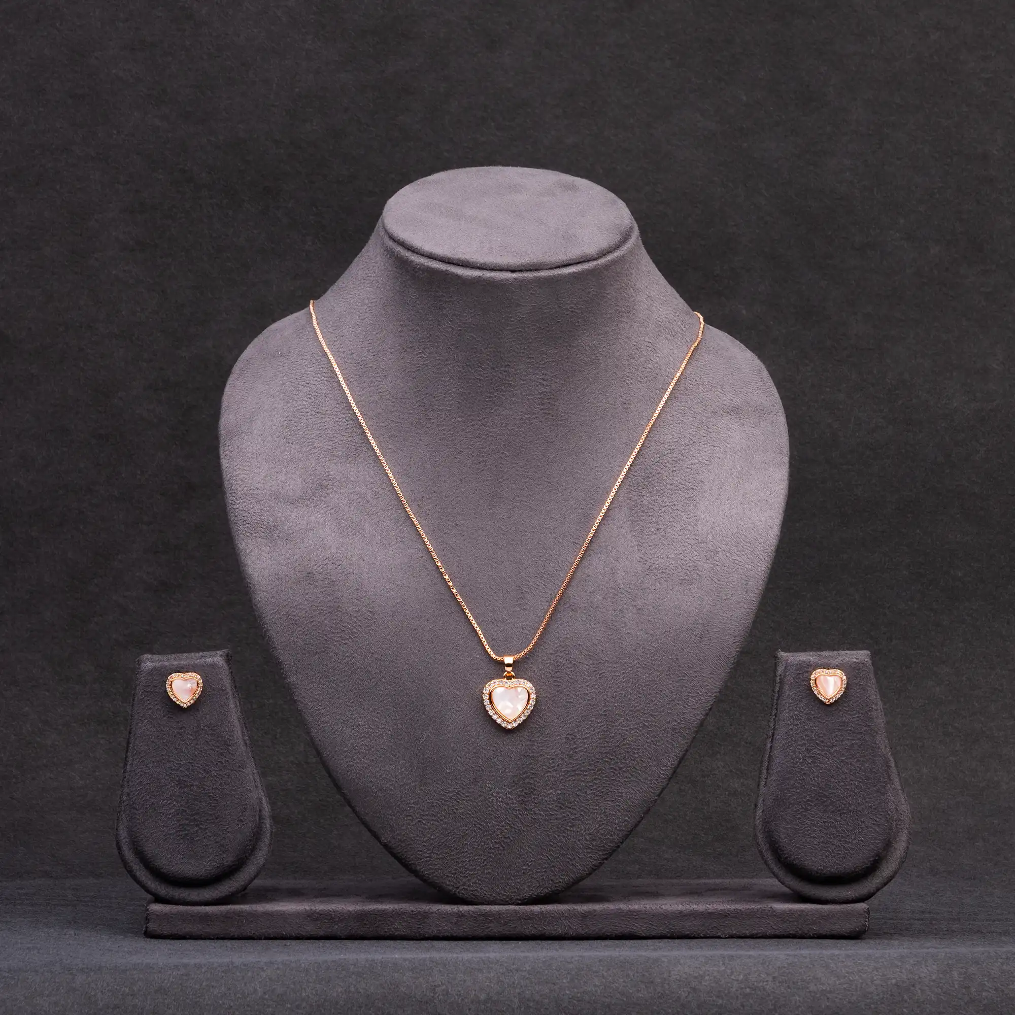 Rose Gold-Plated Heart-Shaped American Diamond and Mother Pearl Light Weight Pendant Set with Chain